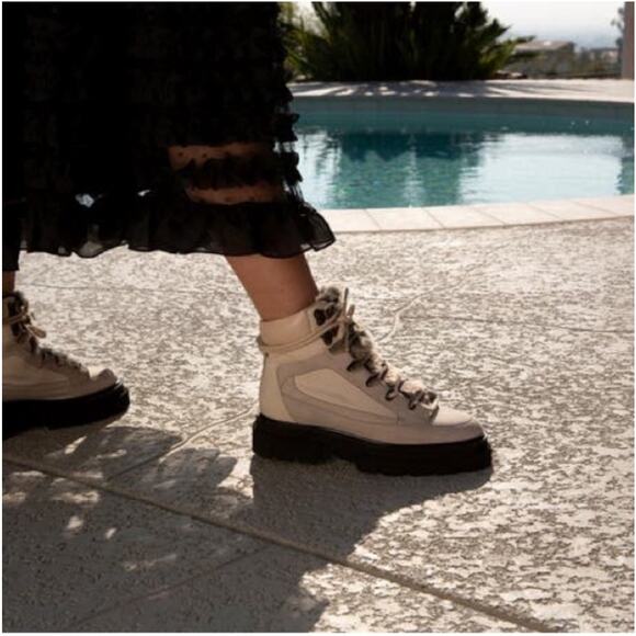 Seychelles Women’s NEW from the start nubuck off white boot 9.5 - Picture 1 of 10